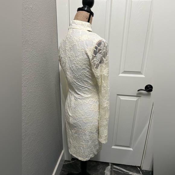 Bebe Mini Cream and White Lace Dress size Medium NWT - Picture 6 of 12